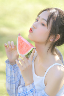 大炕诱女初尝云雨